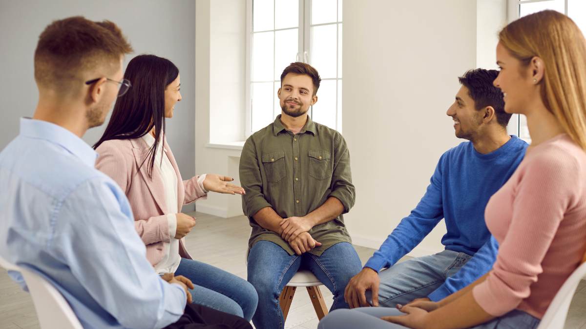 Group therapy for alcohol addiction treatment in Louisville, KY.